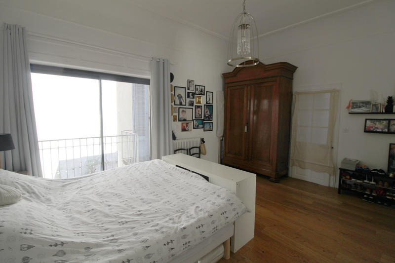 Maison - 248 m² - 9 pièces