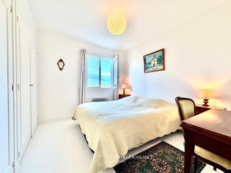 Maison - 230 m² - 6 pièces