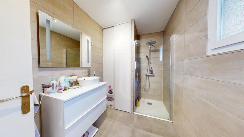 Maison - 202 m² - 7 pièces