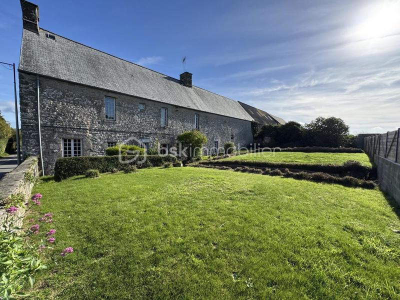 Longère - 220 m² - 8 pièces