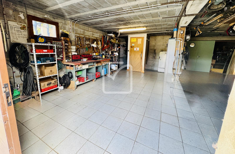 Maison - 180 m² - 7 pièces