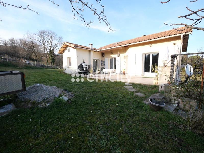 Maison - 163 m² - 8 pièces