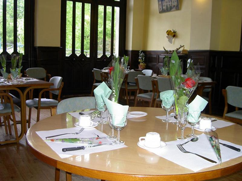 Demeure - 1 980 m² - 50 pièces