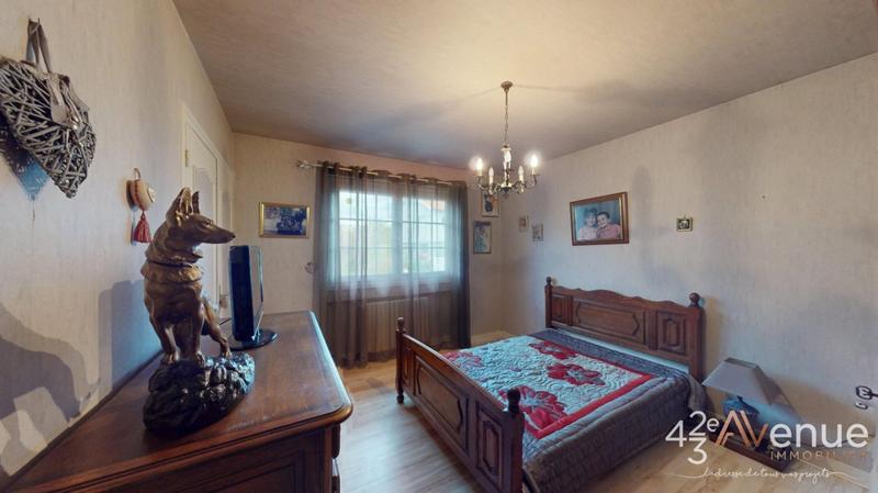 Maison - 237 m² - 9 pièces