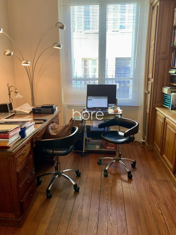 Maison - 210 m² - 9 pièces