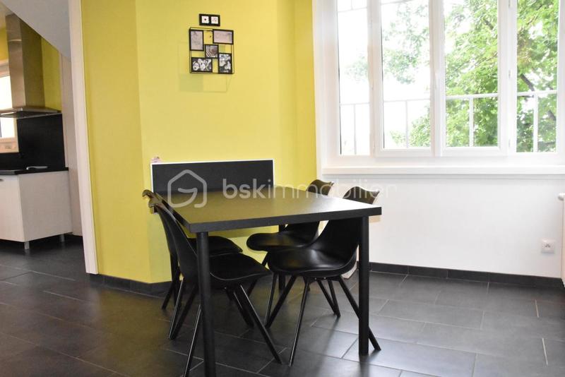 Demeure - 225 m² - 8 pièces