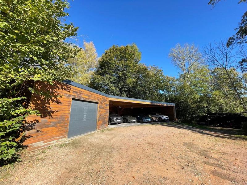 Demeure - 370 m² - 7 pièces