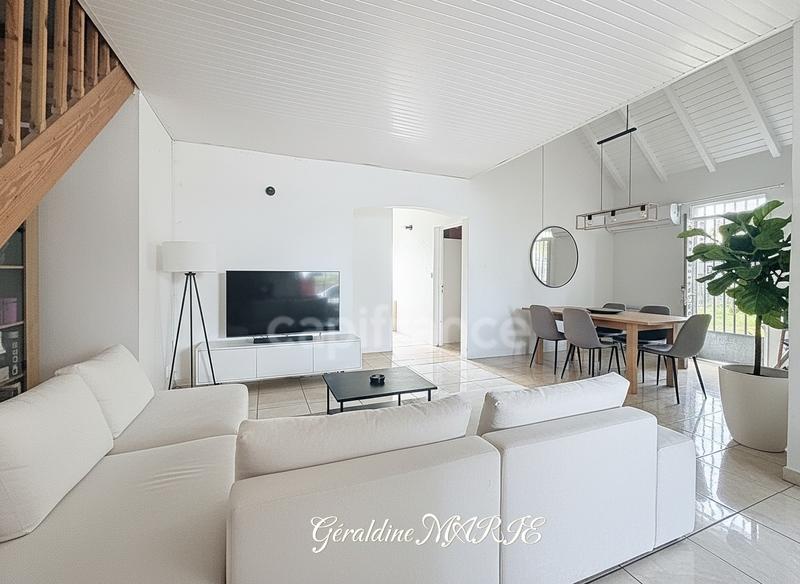 Maison - 85 m² - 4 pièces