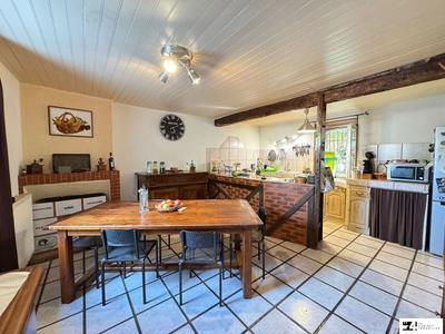 Maison traditionnelle - 173 m² - 6 pièces