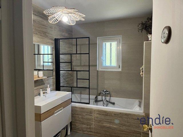 Maison - 146 m² - 6 pièces