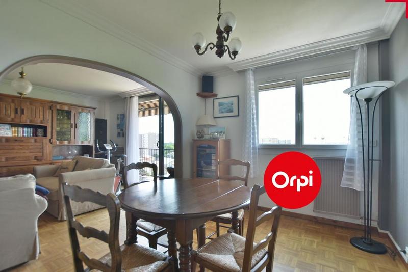 Appartement - 90 m² - 5 pièces