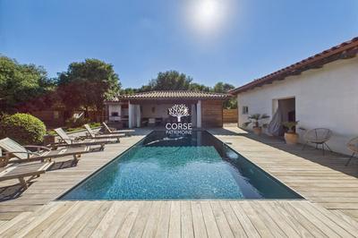 Villa - 325 m² - 11 pièces