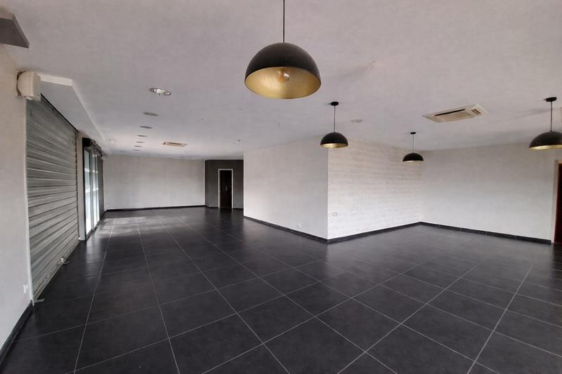 Local commercial - 254 m²