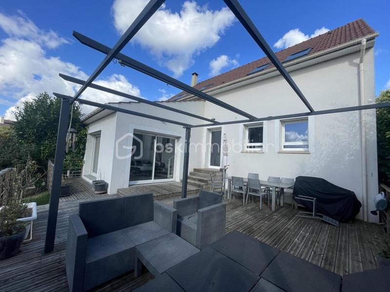 Maison - 193 m² - 8 pièces