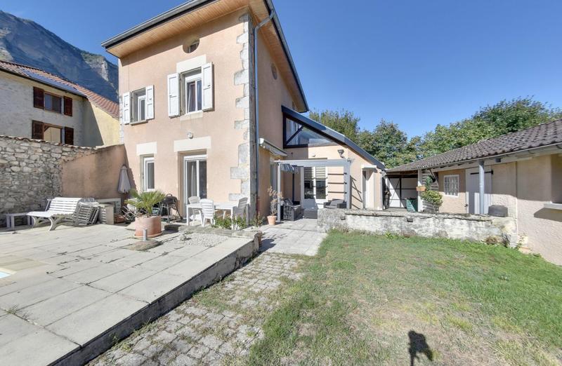 Maison traditionnelle - 133 m² - 7 pièces