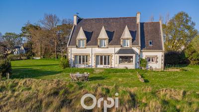 Propriété - 305 m² - 8 pièces