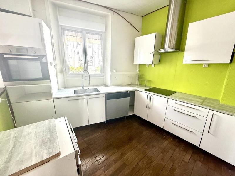 Maison - 163 m² - 9 pièces