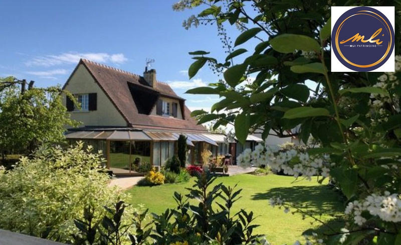 Maison traditionnelle - 175 m² - 8 pièces