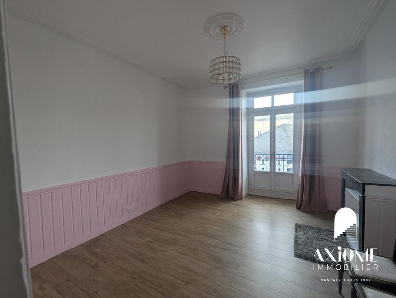 Appartement - 90 m² - 3 pièces