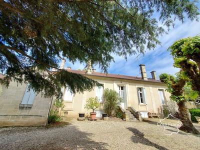 Maison de maîtres - 229 m² - 7 pièces