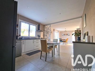 Maison - 102 m² - 5 pièces