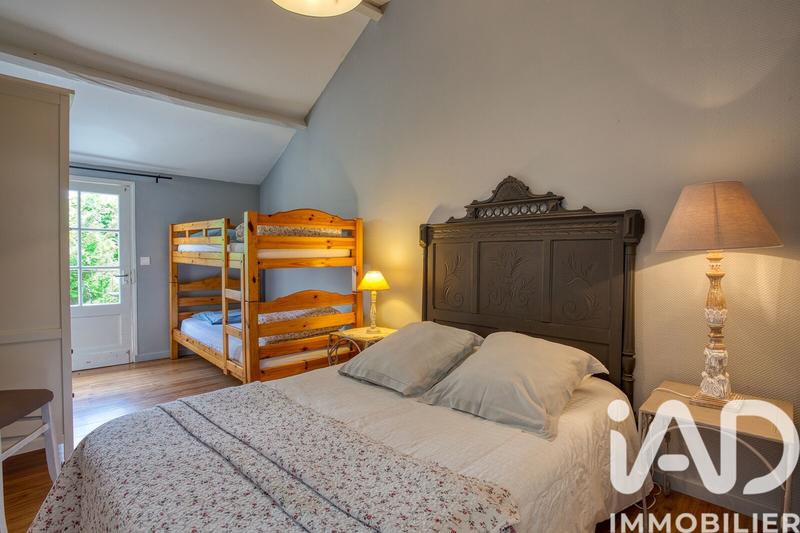 Maison - 345 m² - 10 pièces