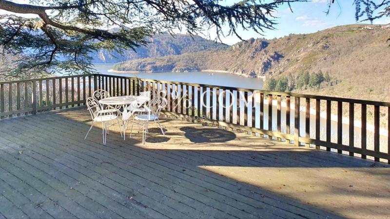 Propriété - 197 m² - 7 pièces