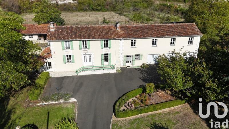 Maison - 210 m² - 8 pièces