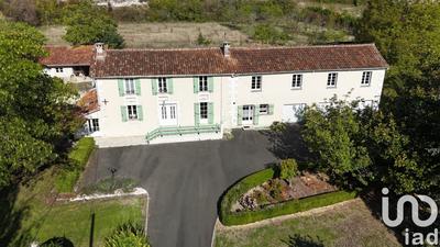 Maison - 210 m² - 8 pièces