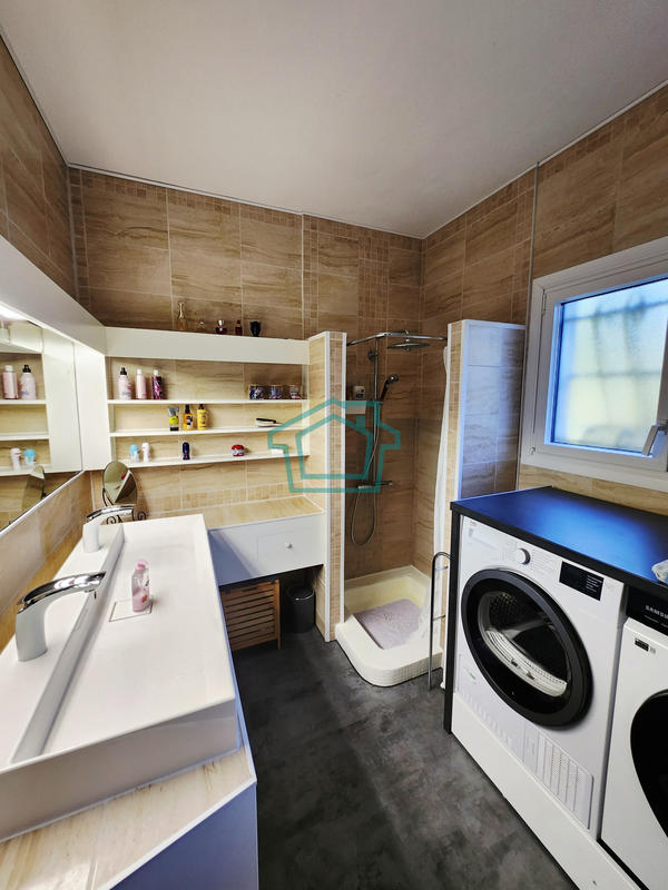 Maison - 144 m² - 7 pièces