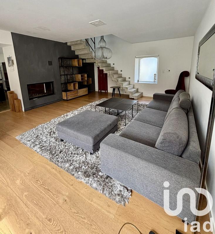 Maison - 260 m² - 7 pièces