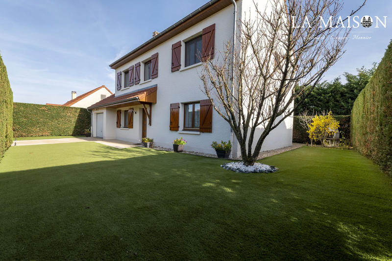 Maison traditionnelle - 136 m² - 7 pièces