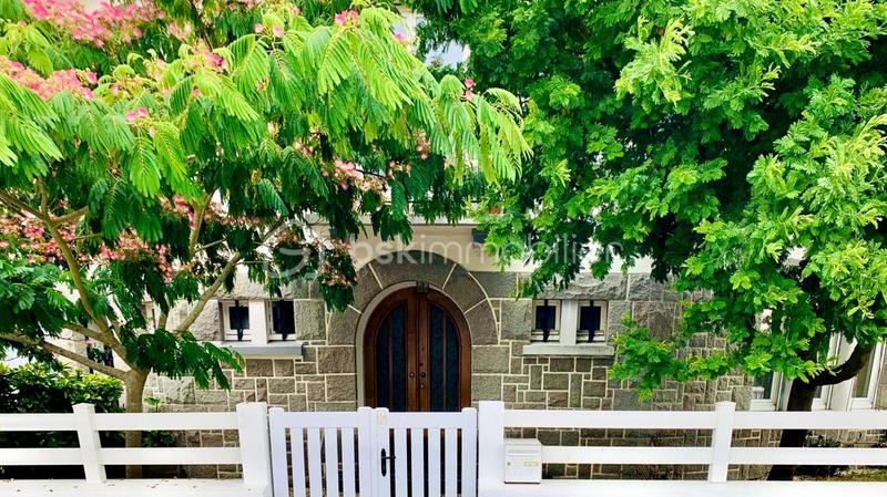 Maison en pierre - 241 m² - 10 pièces