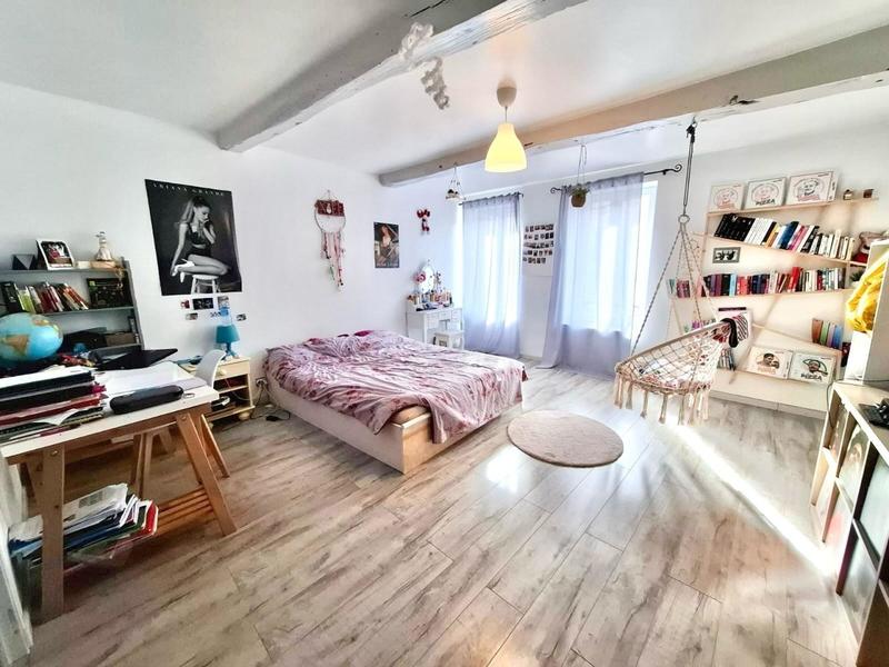 Maison - 182 m² - 6 pièces