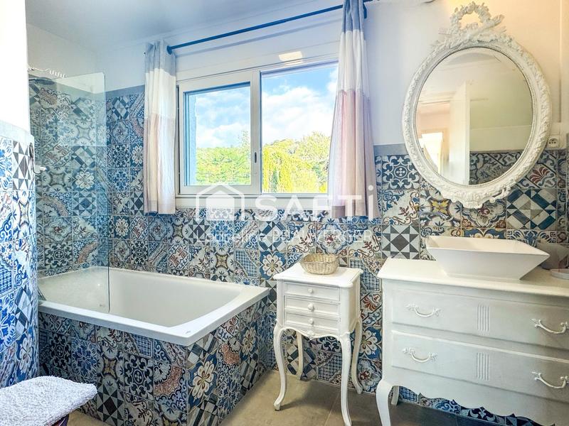 Villa - 183 m² - 8 pièces