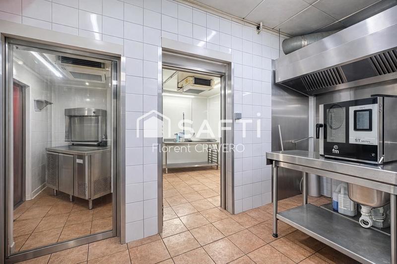 Local commercial - 120 m² - 6 pièces