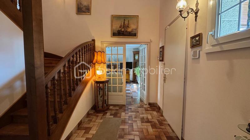 Maison traditionnelle - 136 m² - 8 pièces