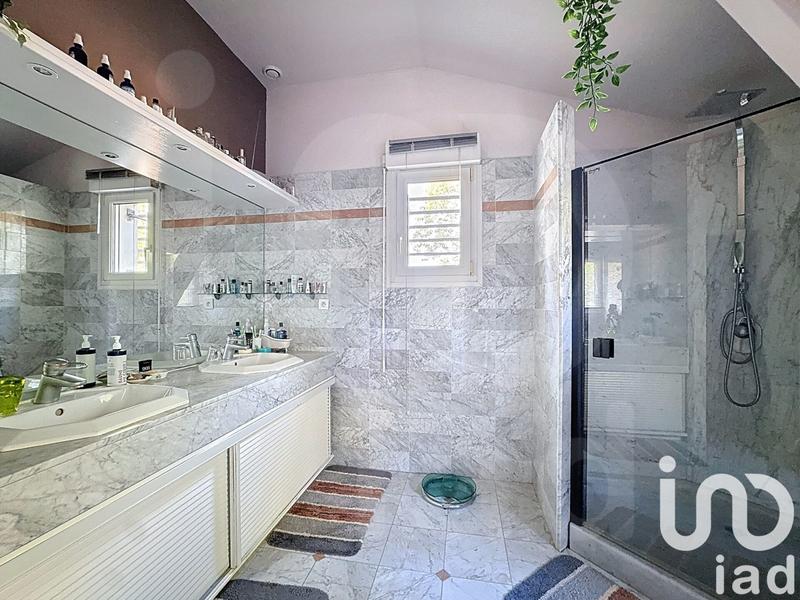 Maison - 245 m² - 7 pièces