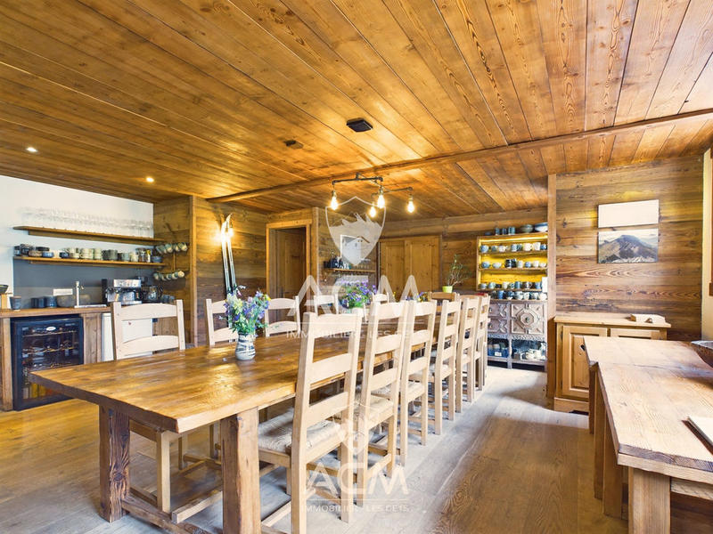 Châlet - 310 m² - 14 pièces