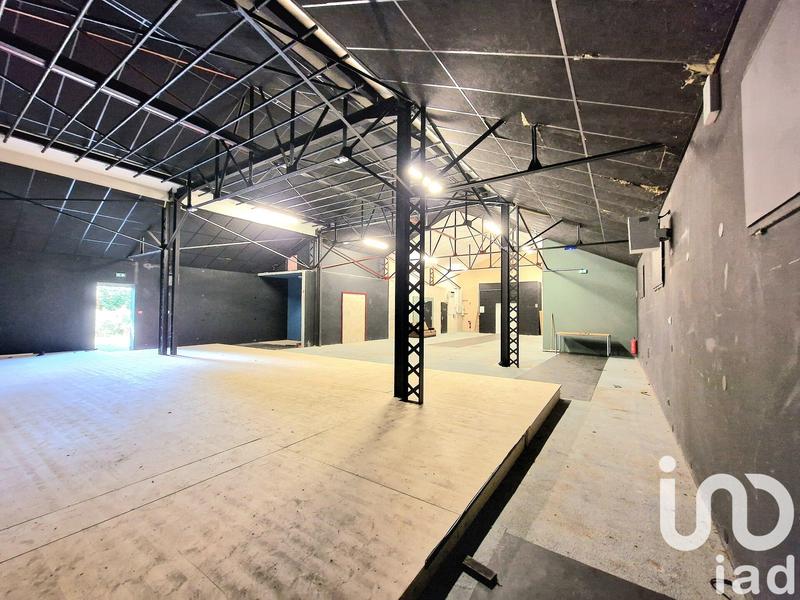 Maison - 300 m² - 4 pièces