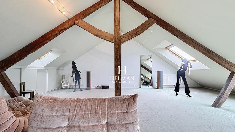 Maison - 348 m² - 11 pièces