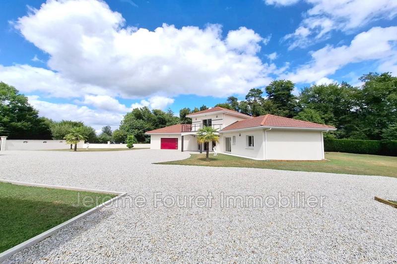 Maison - 250 m² - 5 pièces