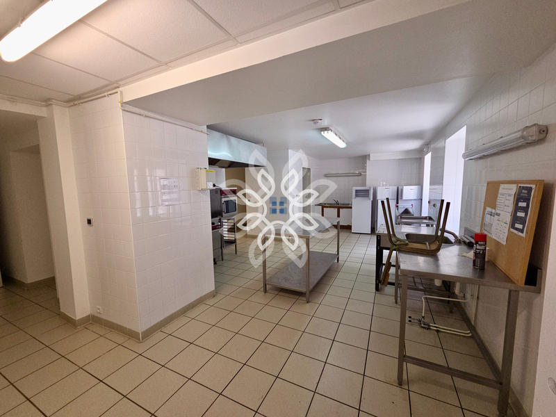 Propriété - 500 m² - 30 pièces