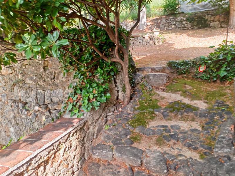 Maison - 300 m² - 12 pièces