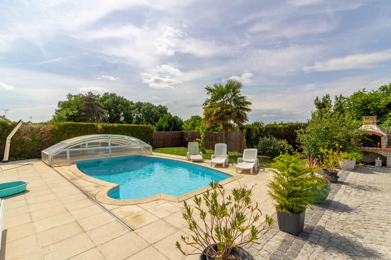 Maison - 198 m² - 8 pièces