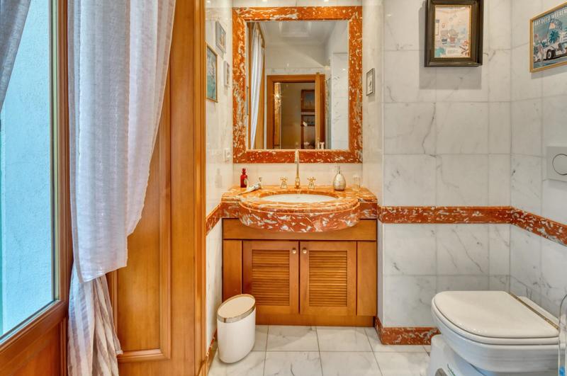 Appartement - 187 m² - 6 pièces