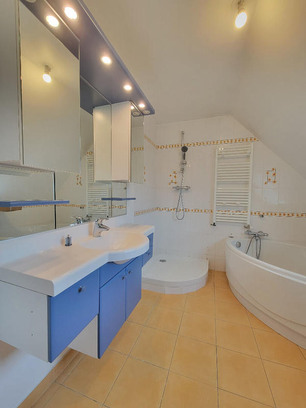 Maison - 108 m² - 5 pièces