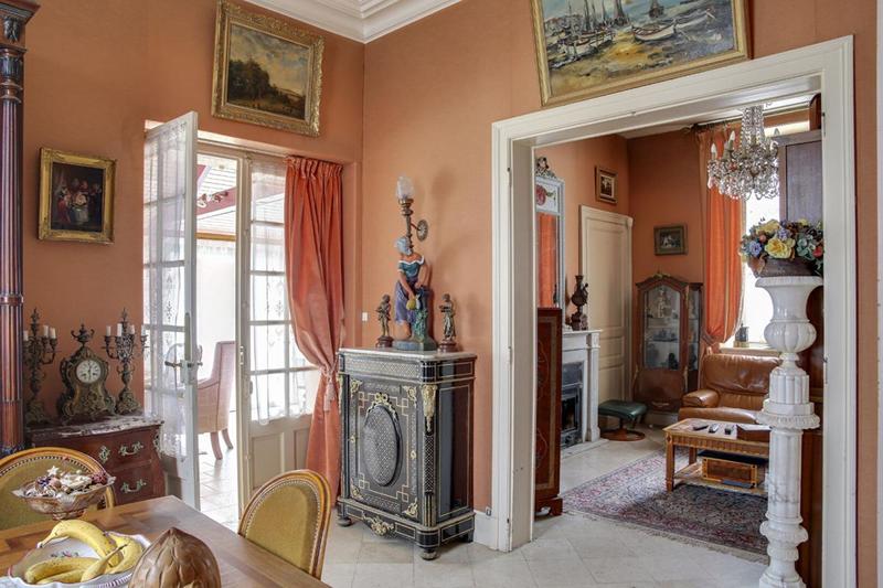 Propriété - 210 m² - 10 pièces