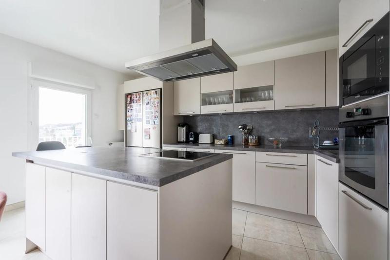 Appartement - 90 m² - 4 pièces