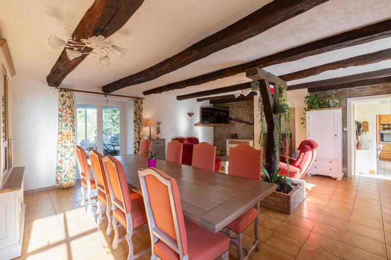 Maison - 196 m² - 7 pièces